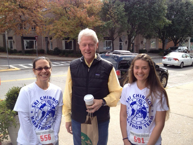 Members of the Sri Chinmoy Marathon Team Meet President Bill Clinton